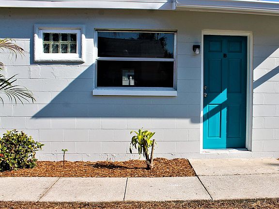 Covered entry into smartly laid out apartment.