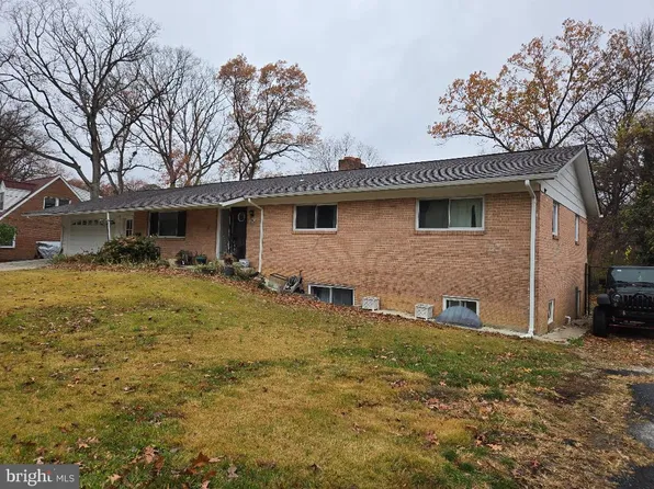 8906 2nd St, Lanham, MD 20706