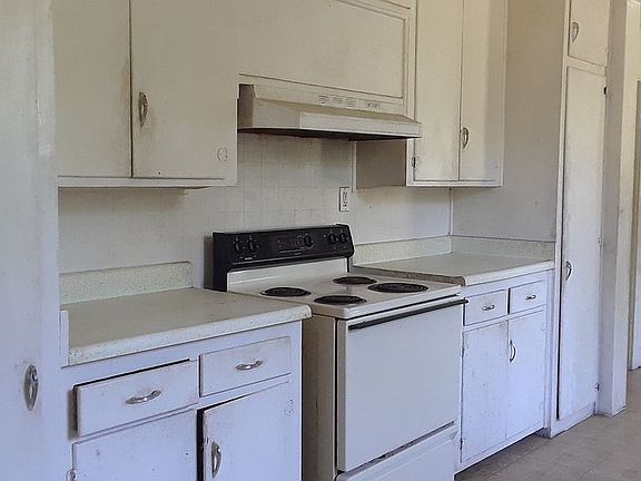 5th image of 1202 E Gadsden St