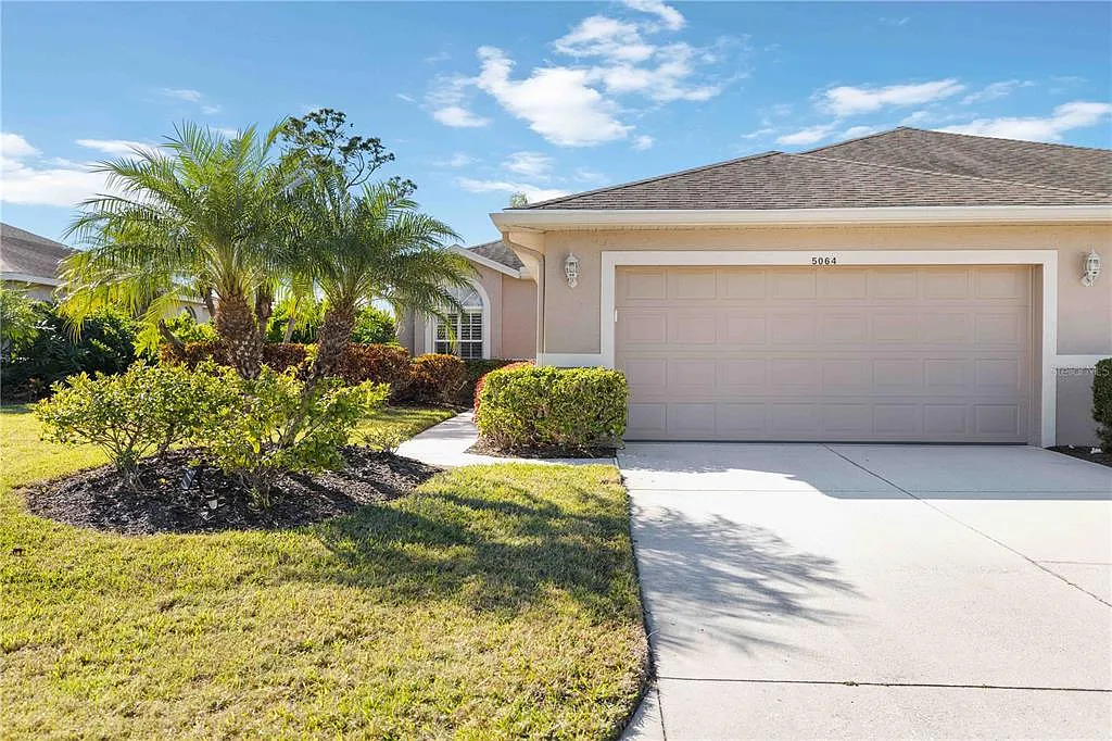 2 bed, 2.0 bath, 1585 sqft, $5,500 — Photo 1