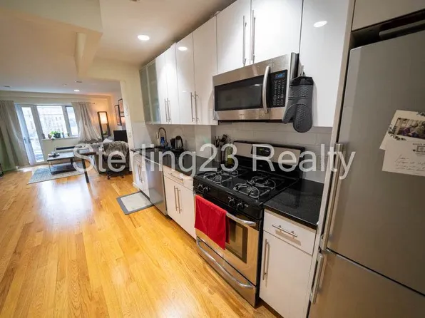 23-15 Astoria Boulevard image 2 of 22