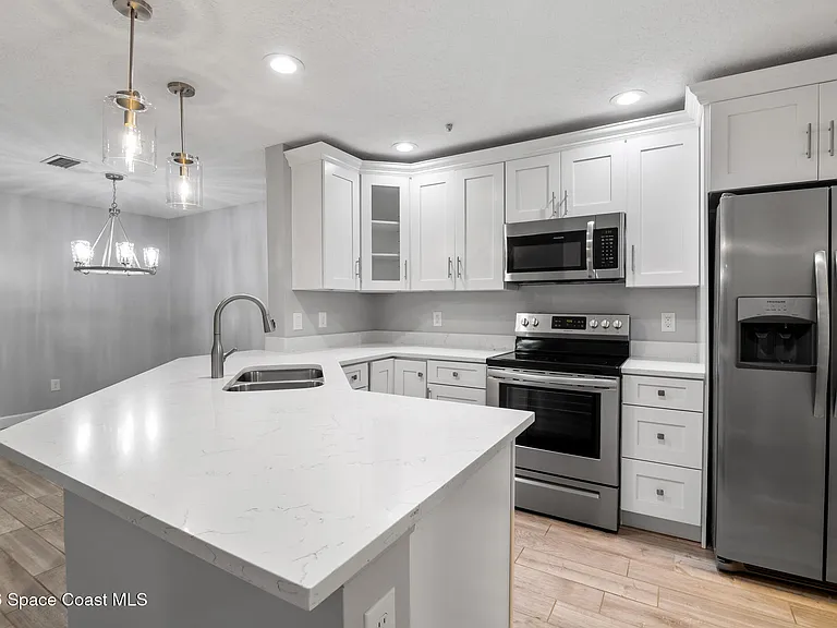 7667 N Wickham Rd #1201 — Photo 4