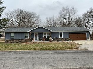 49 Stonebrook Dr, Highland, IL