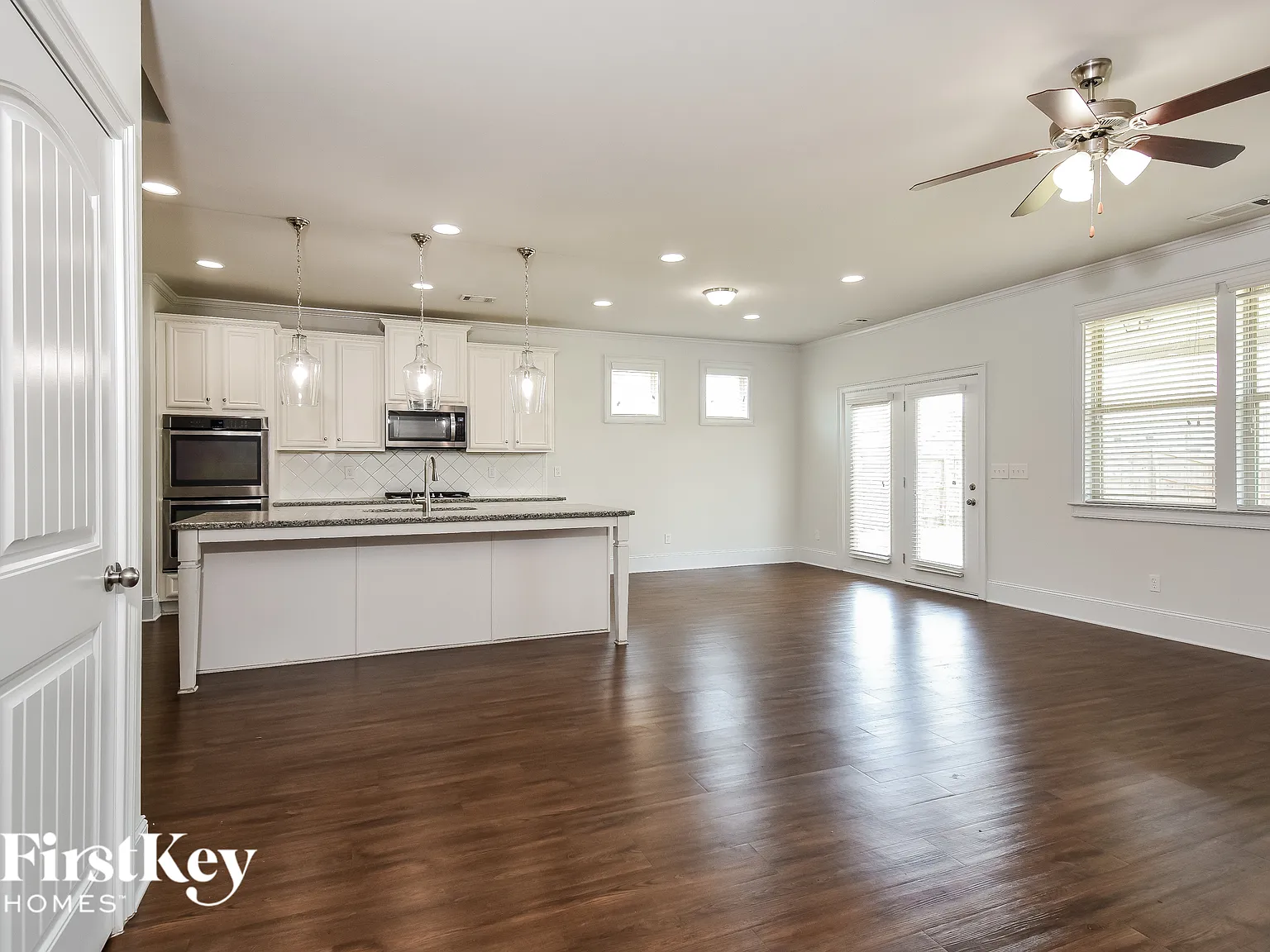 4 bed, 3.0 bath, 2948 sqft, $3,225 — Photo 4