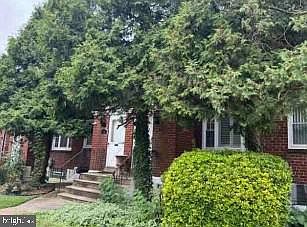 2nd image of 112 E Colonial St
