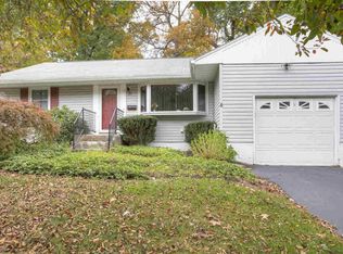 16 Wantaugh Ave, Poughkeepsie, NY 12603