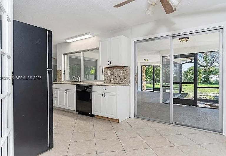 3910 NW 4th Ct — Photo 5