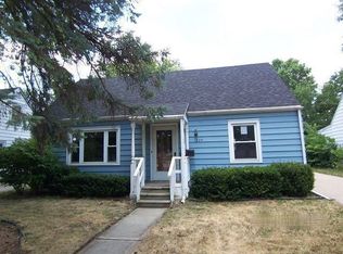 1224 Summit Ave, Waukesha, WI 53188