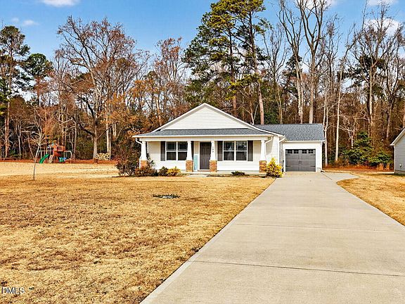 3rd image of 199 Sandcastle Ln