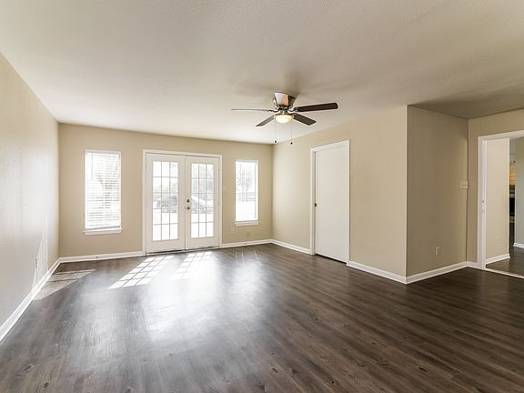 4th image of 7307 Park West Dr