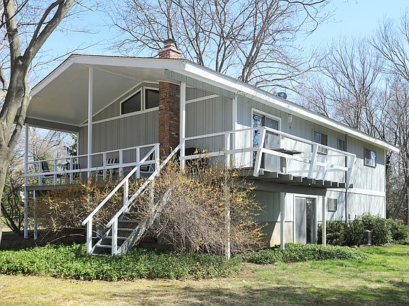 2nd image of 119 Bonnie Brae Ct