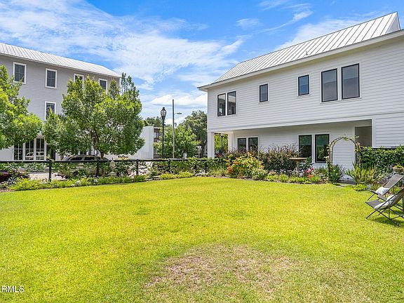 3rd image of 708 Bladen Street