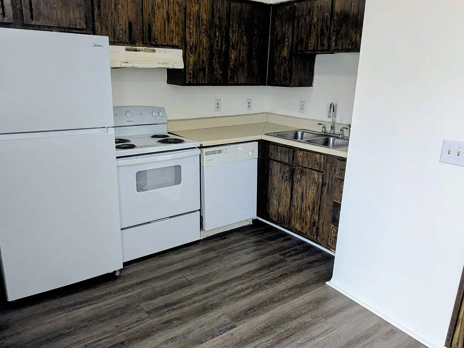 1031 Harold Drive - 1 — Photo 1