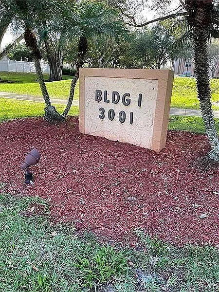 3001 W Rolling Hills Cir #608