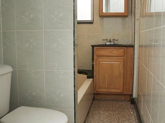 5th image of 290 Nassau Ave #3R