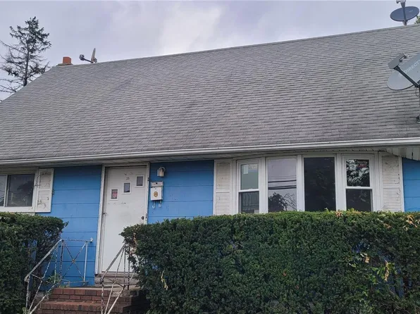 35 Putnam Avenue, Roosevelt, NY 11575