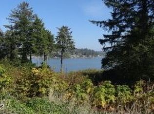 208 SE Oar Ave, Lincoln City, OR 97367