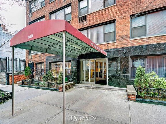 2nd image of 210 E 36th St APT 4A