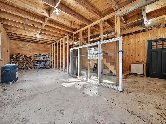 4th image of 1411 N Wabash Ave