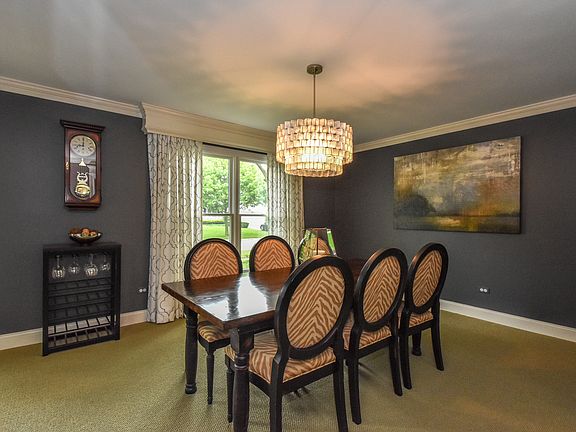 5th image of 328 Southampton Dr