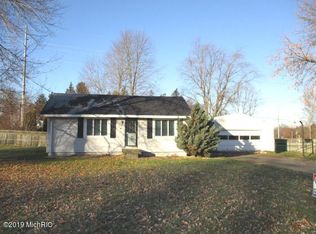 194 S Hamilton Dr, Buchanan, MI 49107