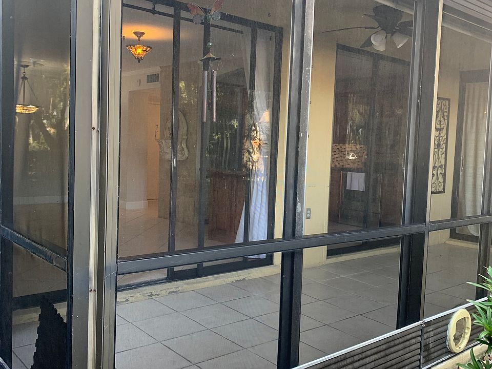 Screen patio private