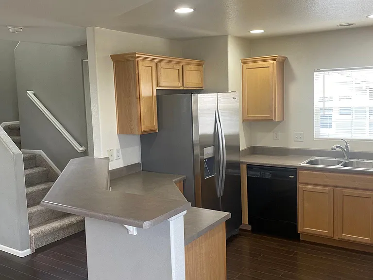 11801 Bolton Cir — Photo 5