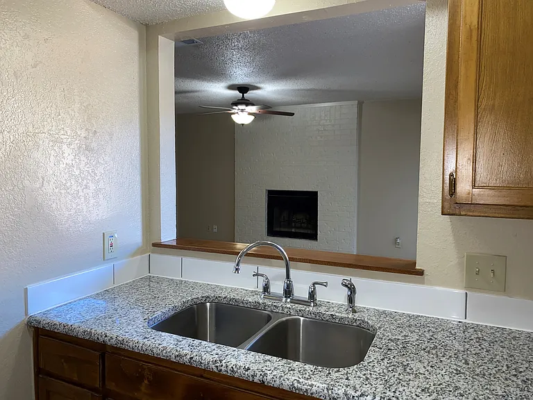 5501 Lewis Ct #6 — Photo 7