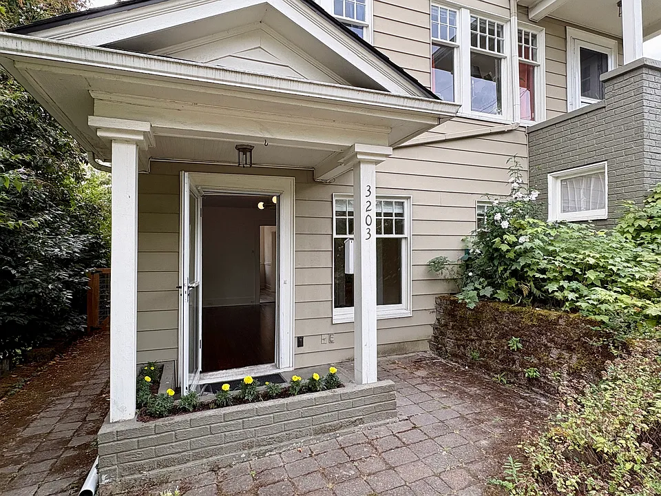 3203 S Charles St #3203