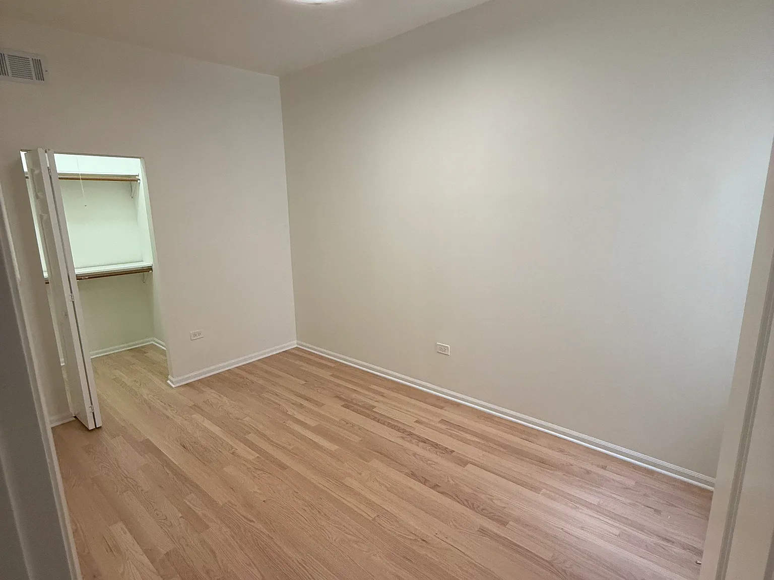 2108 W Division St — Photo 4