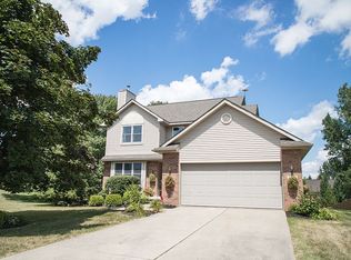 2512 Torrey Grove Ct, Fenton, MI 48430