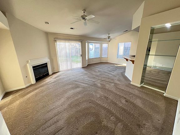 3rd image of 1831 E Chennault Ave