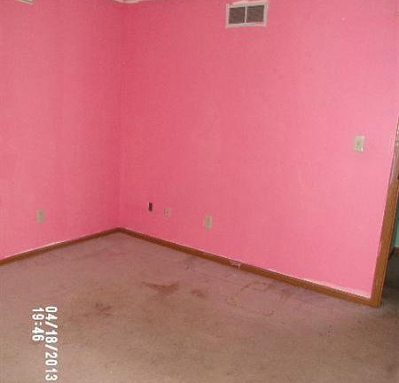 5th image of 906 Noddymill Ln E