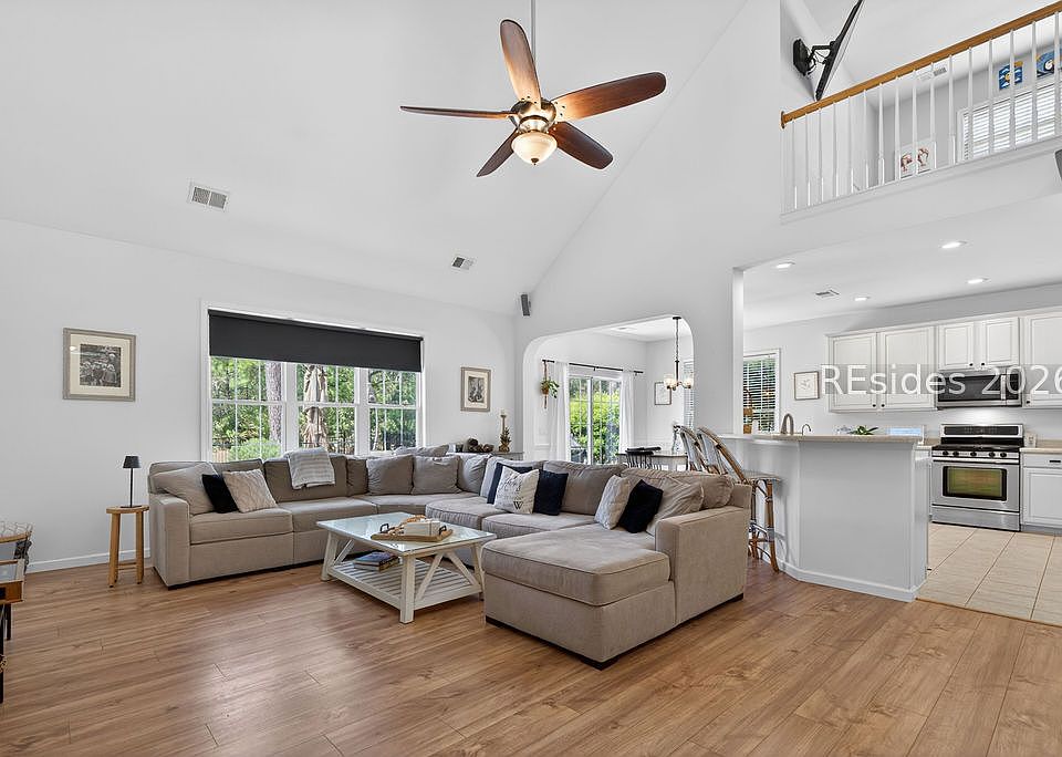 1st image of 117 Pinecrest Cir