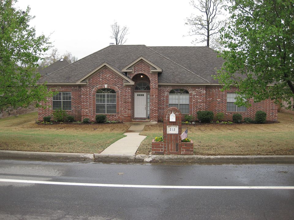 1st image of 212 Country Club Pkwy
