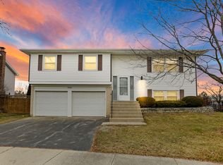 4506 Harbor Cir, Hoffman Estates, IL 60192