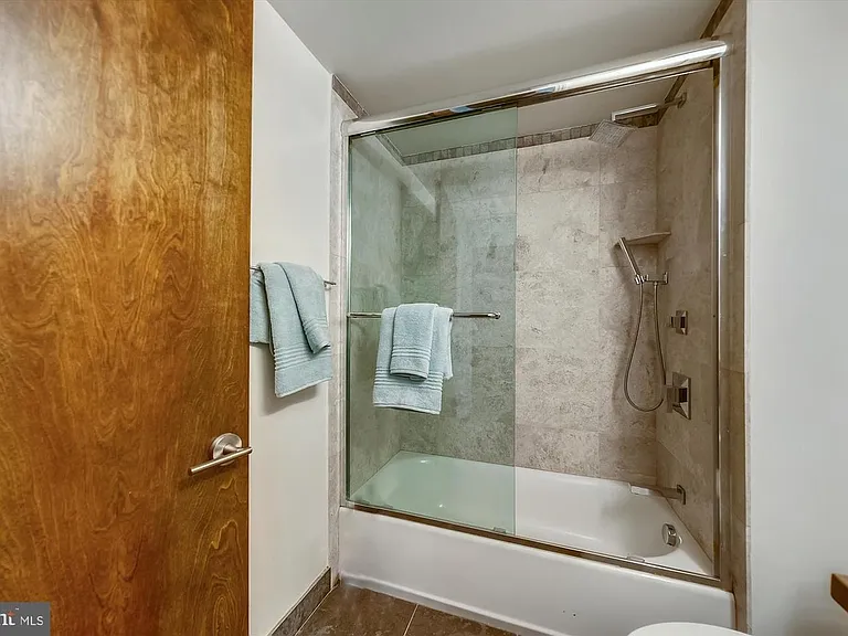 2360 Champlain St NW #1.4 — Photo 19