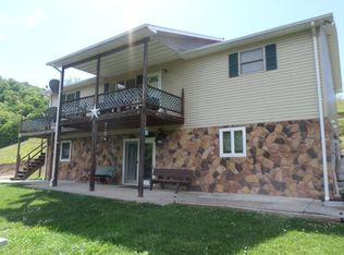 1290 W Woodrumtown Rd, Hinton, WV 25951