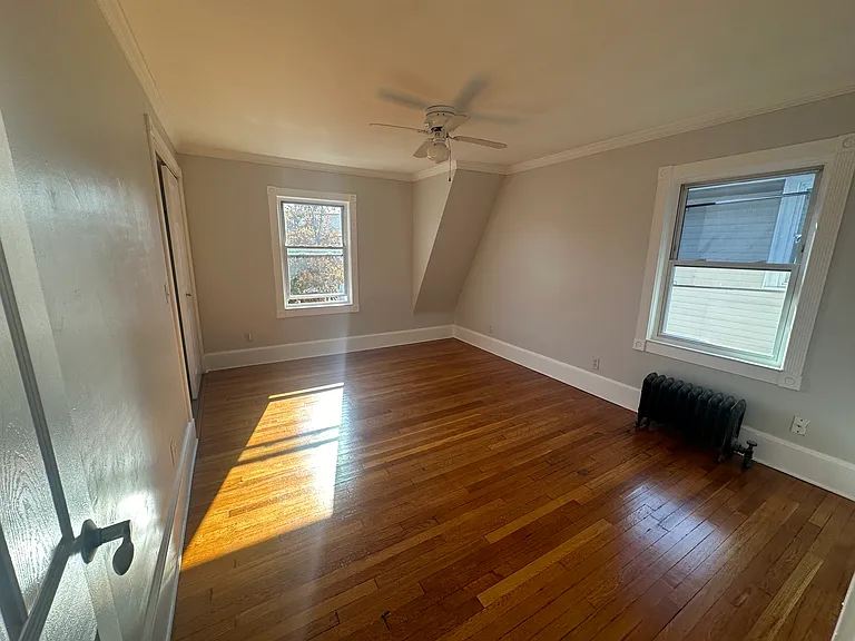 28 Hovey St — Photo 10