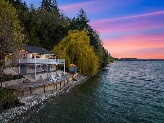 Perfect for enjoying the last bit of light at sunset!