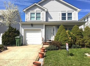 31 Tanbark Dr, Parlin, NJ