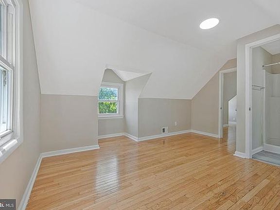 4th image of 9035 48th Pl