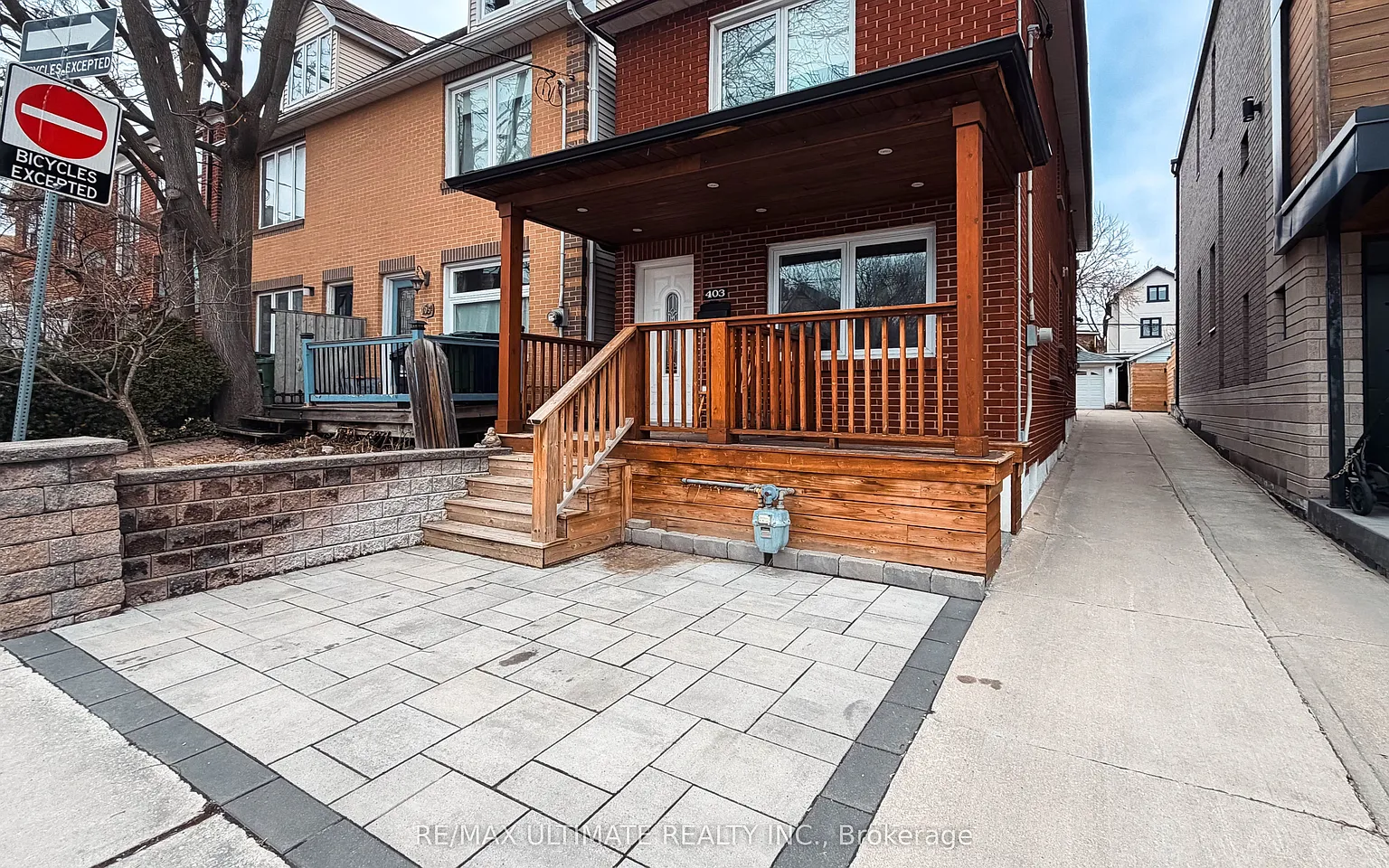 403 Winona Dr photo 1