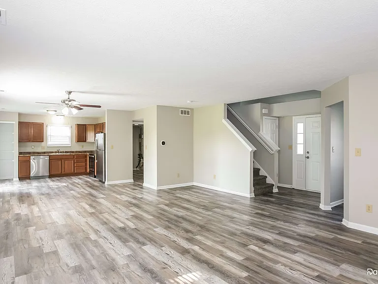 5051 Greenside Dr — Photo 5