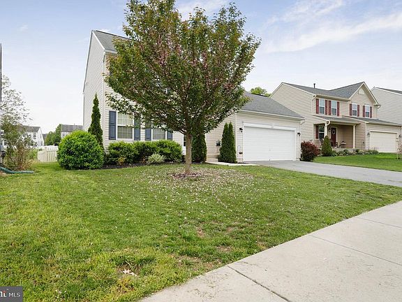 3rd image of 9429 Westenberger Dr