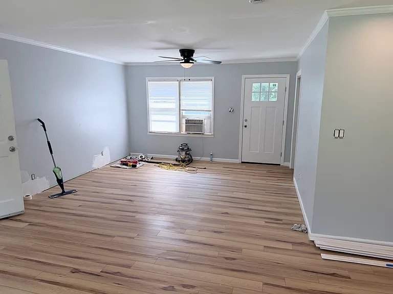 3960 Dorothy Dr — Photo 3