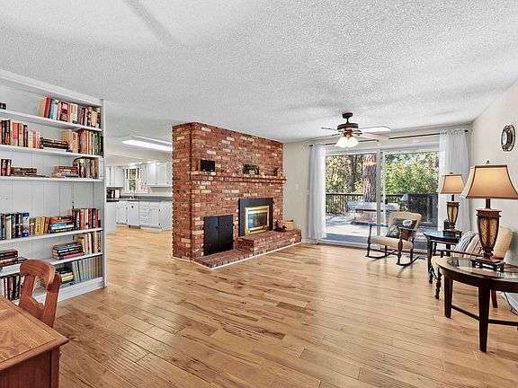 5th image of 912 W Bellwood Dr