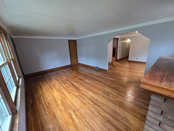 4th image of 34 Concord Dr Floor 1
