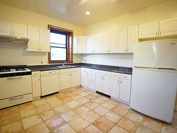 2nd image of 369 Centre St APT 2