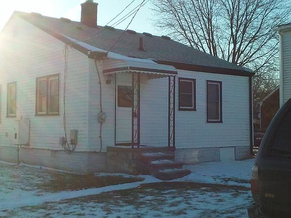 2nd image of 28259 Rosemont St
